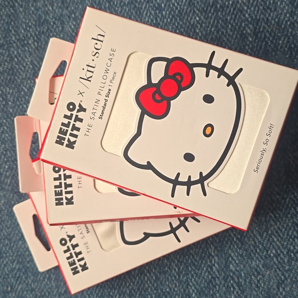 ❤️BUY 2 GET 1 FREE Kitsch x Hello Kitty Satin Pillowcase in Ivory Kitty Bow - Picture 13 of 16